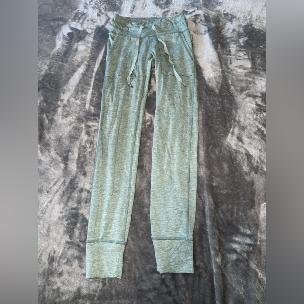 Aerie Women's Sage Green Leggings